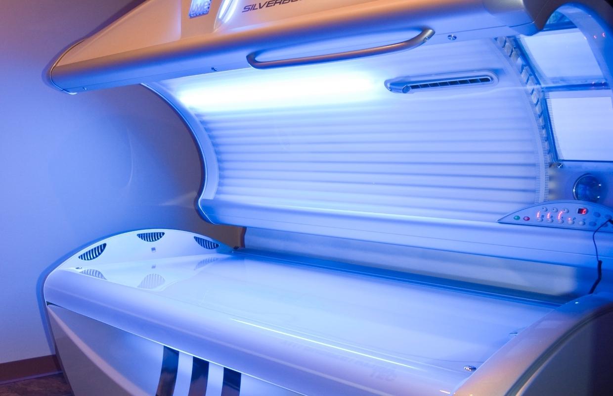 UWE Silver Bullet Tanning Bed